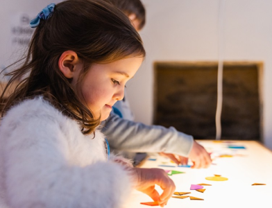 Meisje in atelier